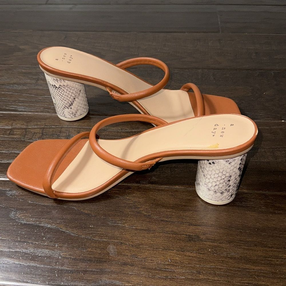 A NEW DAY SANDEL SIZE 12